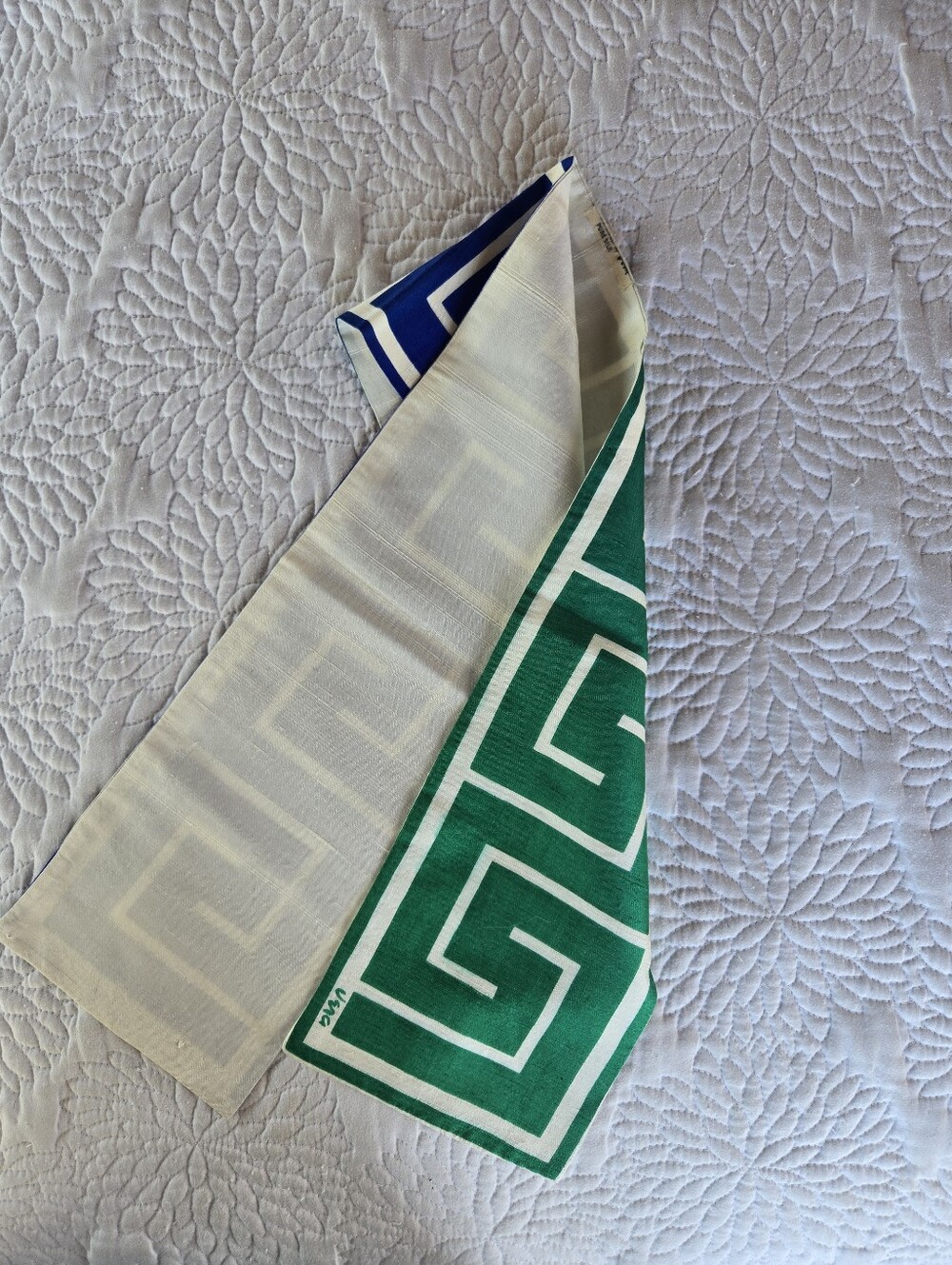 Vintage Vera Green Blue and White Raw Silk Ascot Geometric Greek Key Scarf - Picture 4 of 4